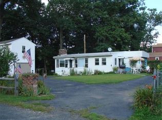 28 Bluemer Rd, Southampton, MA 01073