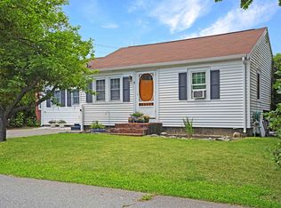 19 Hackett Ln, Hampton, NH 03842