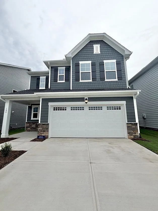 4 bed, 2608 sqft, $2,800 — Photo 1