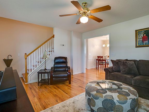4th image of 2902 Kedzie Dr