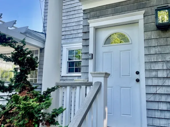 (undisclosed Address), Huntington, NY 11743