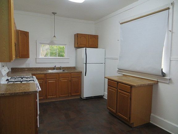 2nd image of 795 Silver St