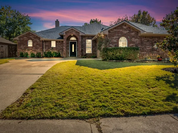 1900 Le Sage Ct, Denton, TX 76208