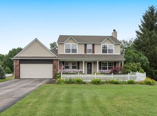 12481 Peabody Dr, Fenton, MI 48430