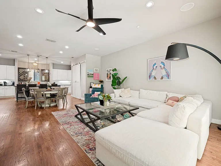 3205 State St #10 — Photo 6