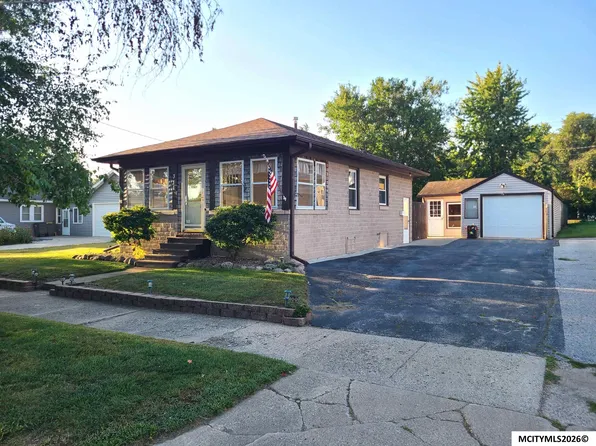 311 18th St SE, Mason City, IA 50401