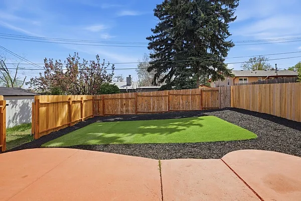 2021 Woodburn St #2023 — Photo 3