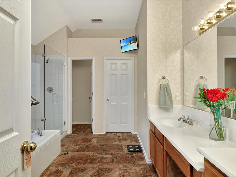 9816 Max Ln — Photo 18