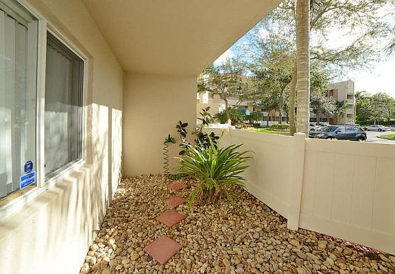 Home For Sale In Kings Point