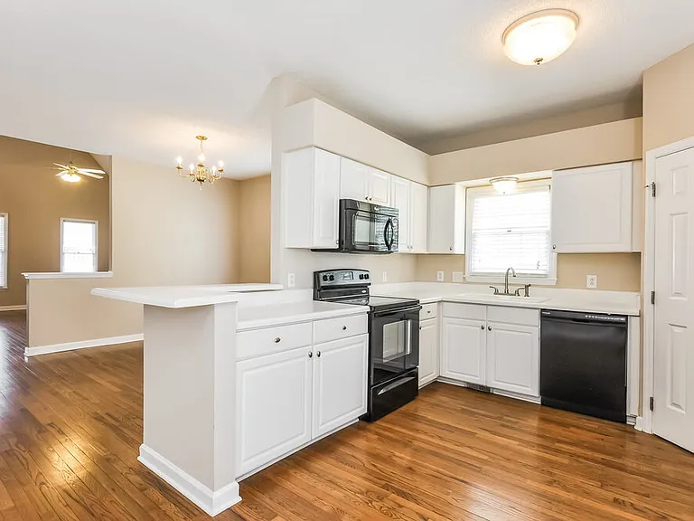 4900 Royal Troon Dr — Photo 9