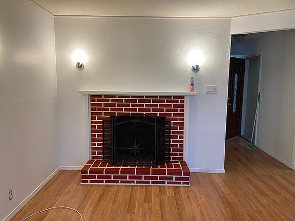 5th image of 31 Bismark St Unit A