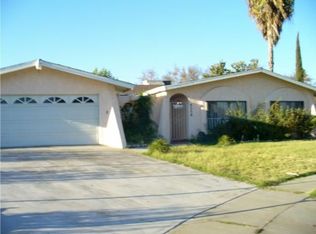 9338 Emerald Ave, Fontana, CA 92335