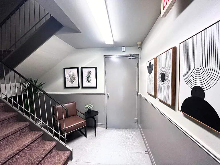 64 Devonshire Ave — Photo 5