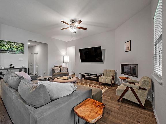 4th image of 10505 Amarillo Ln