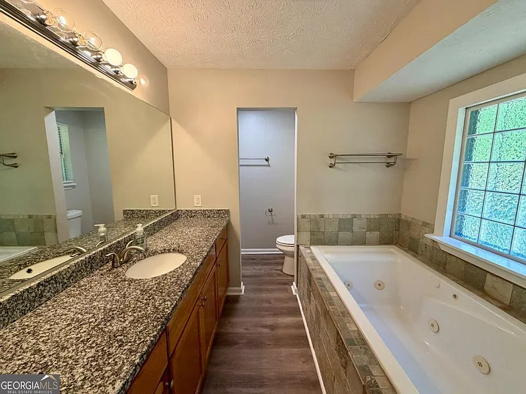285 Lakeshore Dr — Photo 22