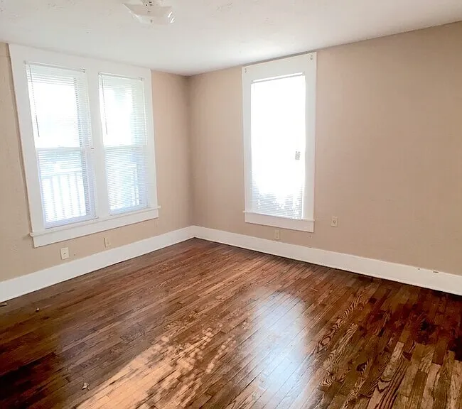 320 W Duffy St — Photo 14
