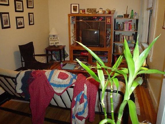 4th image of 56 Queensberry St APT 1