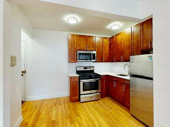 2nd image of 40-05 Ithaca St #2FF
