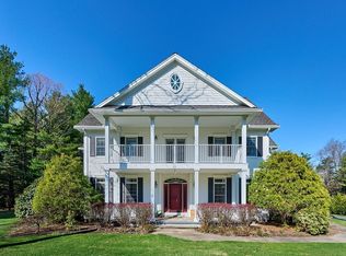 11 Dayton Ln, Amherst, MA 01002