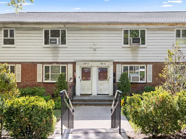 228-14 Stronghurst Ave #U, Queens Village, NY 11427