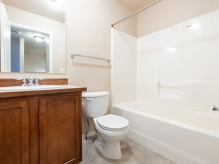 326 S Thierman Rd — Photo 30