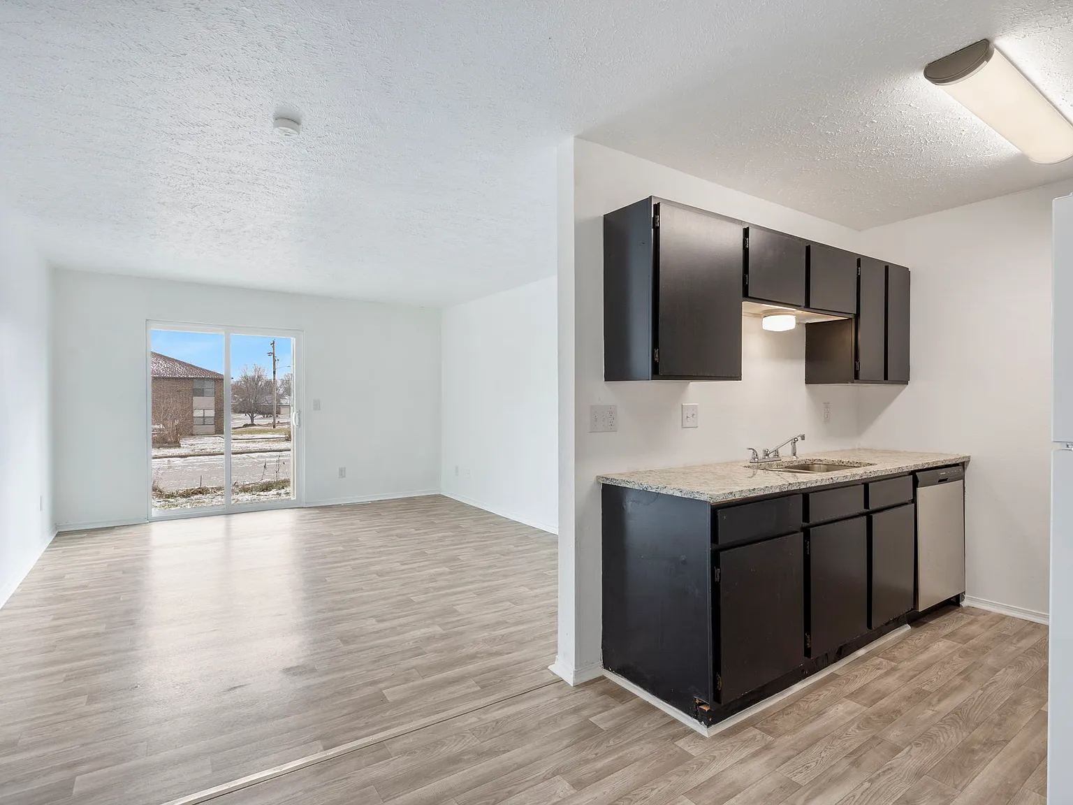 2 bed, $815 — Photo 3