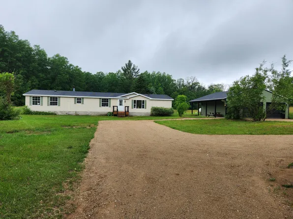 1687 N Sycamore Ave, White Cloud, MI 49349
