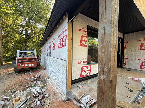 4th image of 311 N 4th St