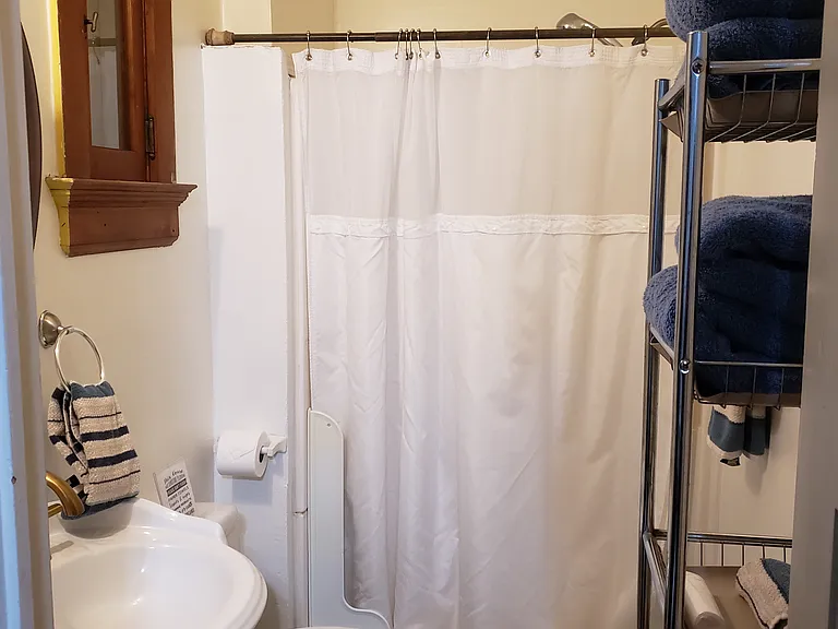 Serenity Room at $1400/mo