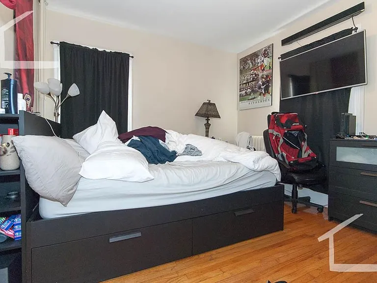 56 Falkland St #1 — Photo 3