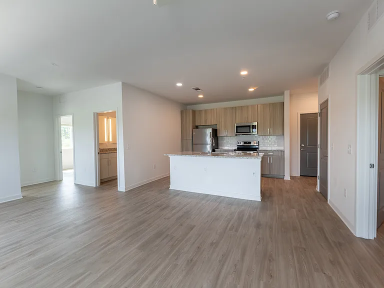 Sunnyside Apartments — Photo 15