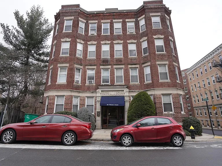 6 Camelot Ct #18 — Photo 8