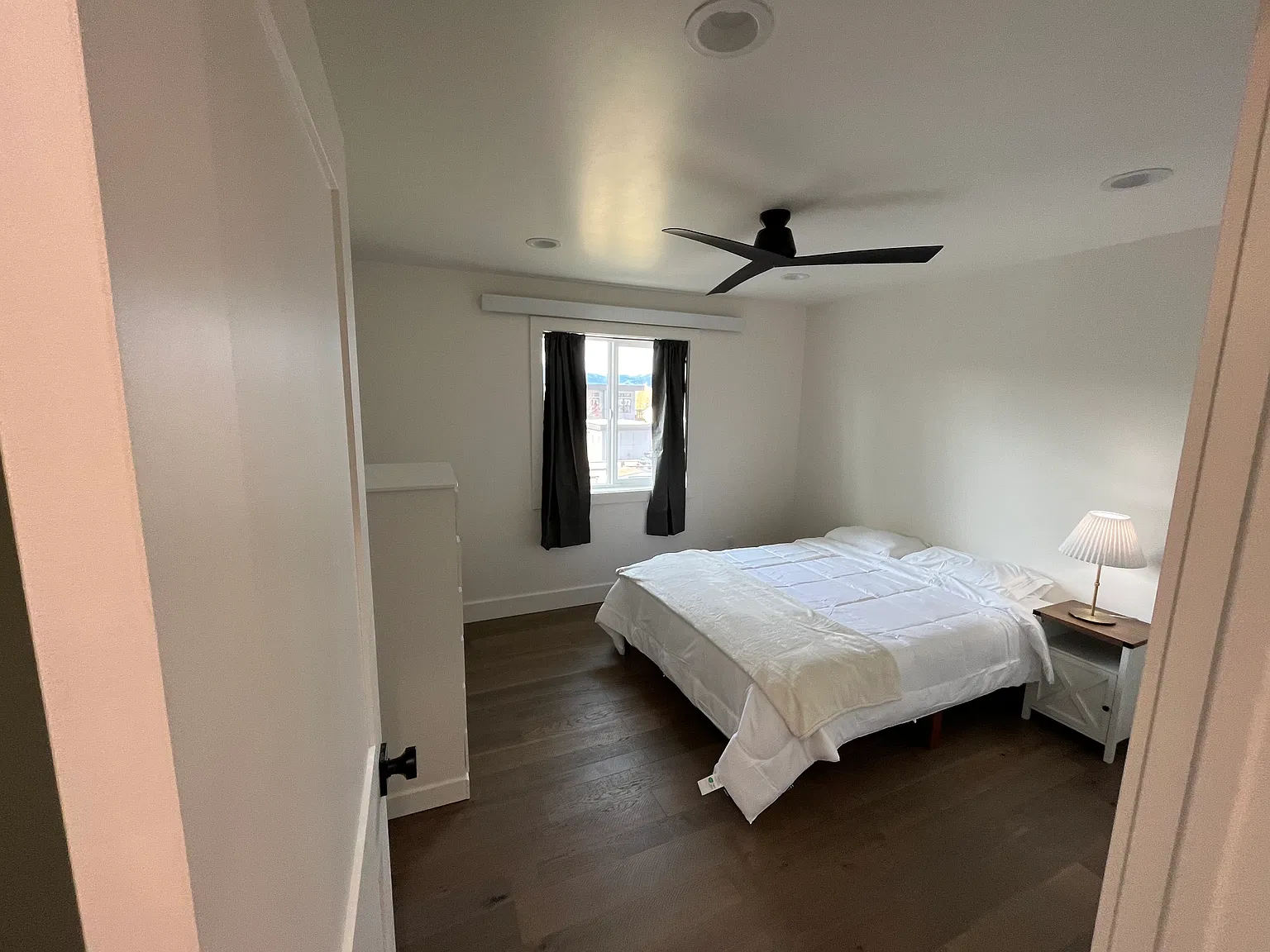 3 bed, 2.5 bath, $3,300 — Photo 4