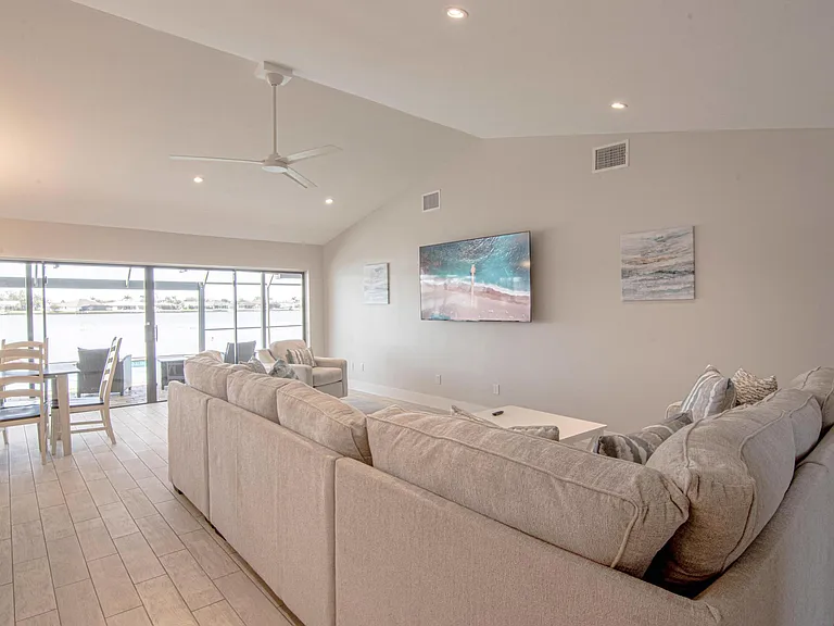 830 SW Santa Barbara Pl — Photo 19