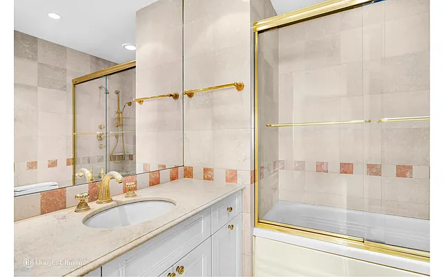 Rented by Douglas Elliman | media 29