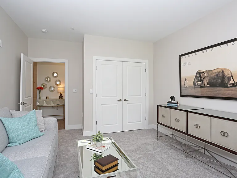 Colonial Pointe at Franklin Lakes — Photo 23