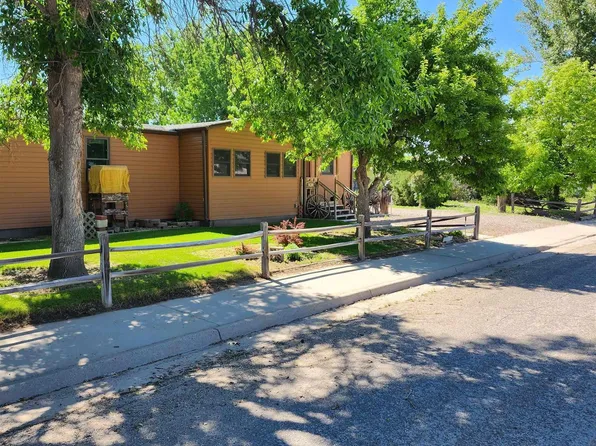 530 S Kansas Ave, Guernsey, WY 82214