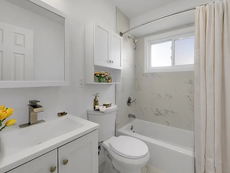 380 Grand Ave — Photo 11