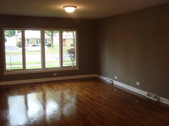5th image of 8220 Crawford Ave