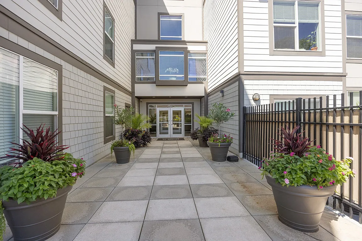45 Madison Apartments — Photo 3