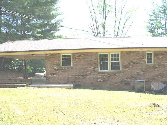 2nd image of 407 Three Oaks Dr