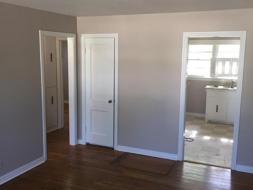 1st image of 1804 1/2 Hart Ave