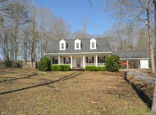 945 Blackberry Rd, Deatsville, AL 36022