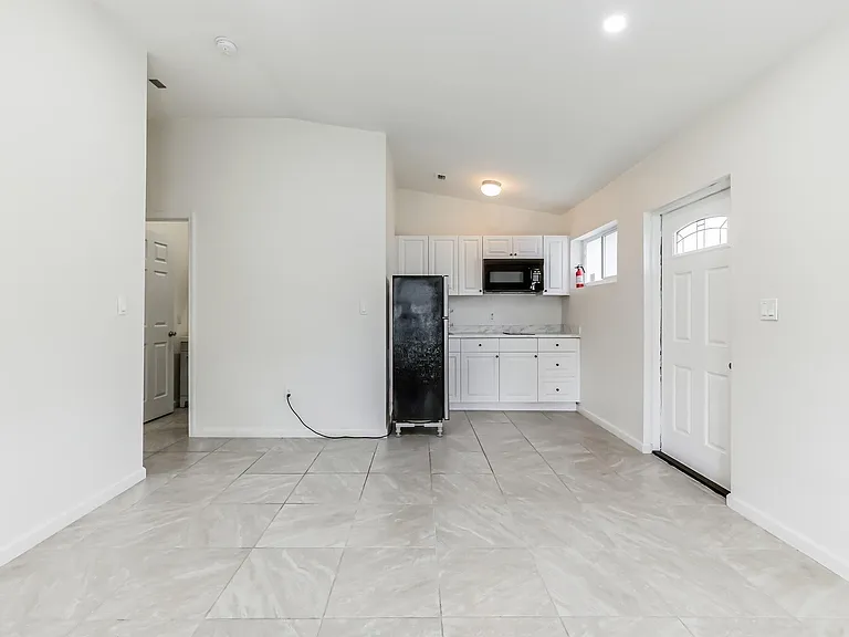 13961 SW 156th Ter — Photo 2