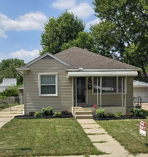 2936 Katherine St Photo 1