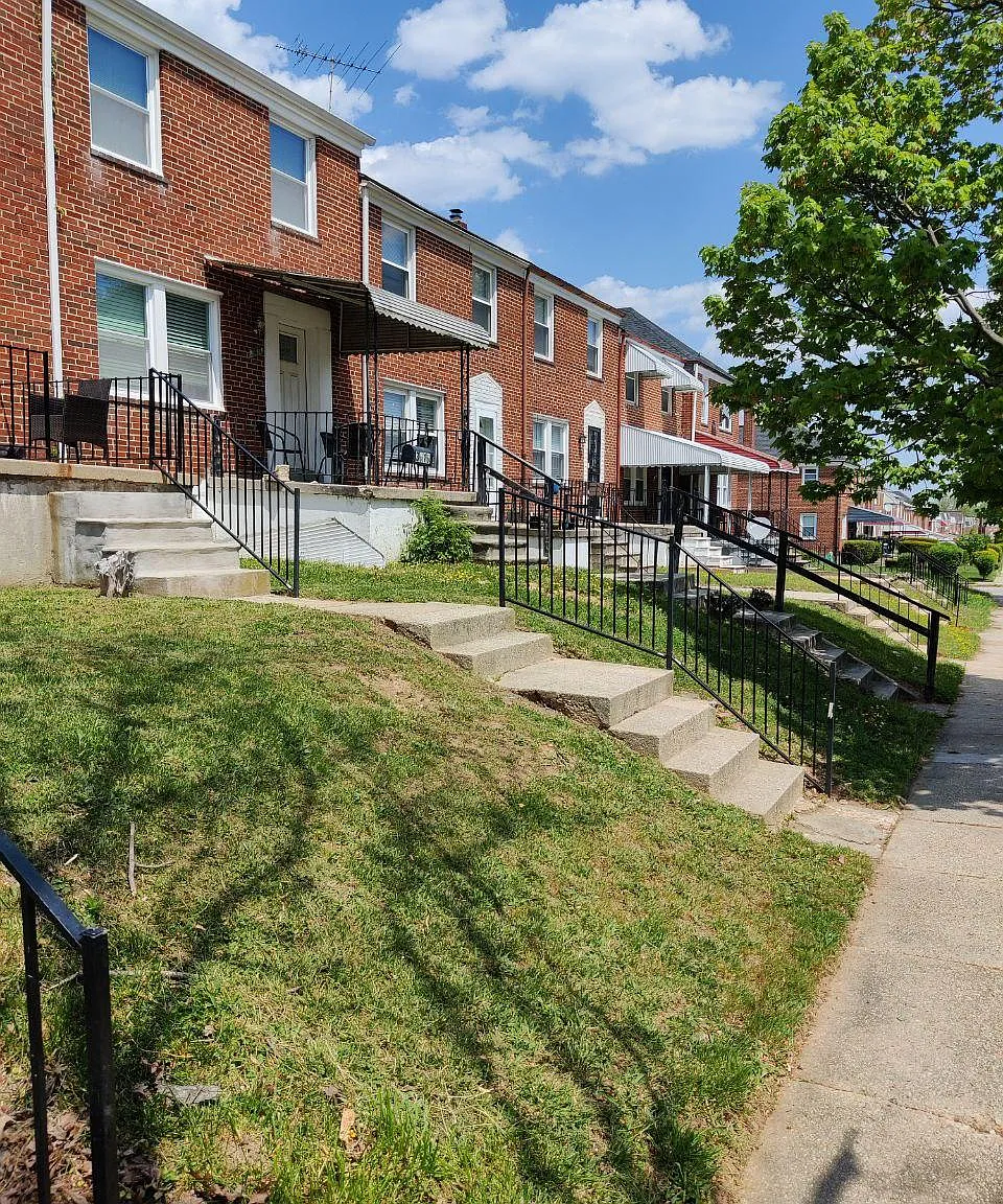 3 bed, 1050 sqft, $1,350 — Photo 2