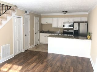 6980 Roswell Rd #16, Sandy Springs, GA 30328