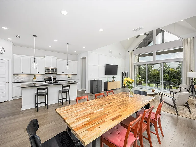 2331 Russett Forest Dr — Photo 5