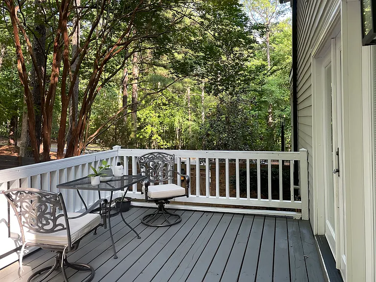 620 Arlington St — Photo 16