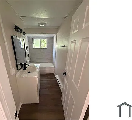 24 Waldeck St — Photo 2